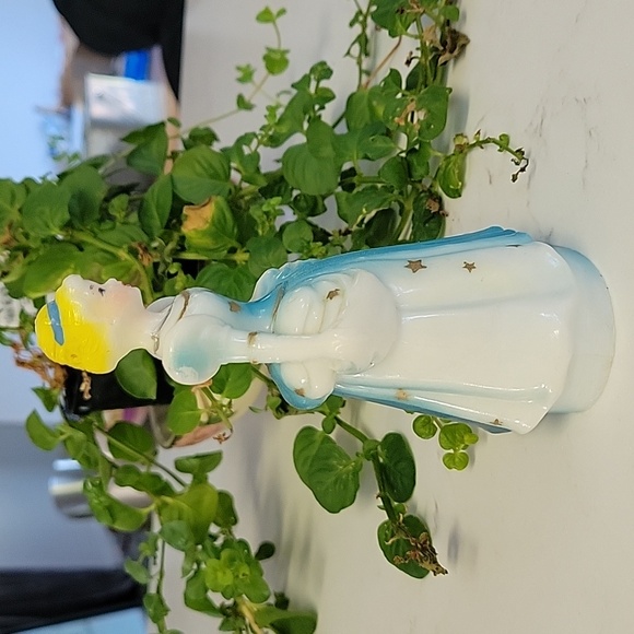 Vintage 1960's Walt Disney’s Cinderella Figurine - Picture 3 of 4